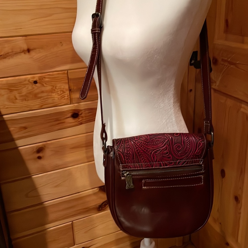 “Trinity Ranch” Crossbody Bag - Picture 3 of 9